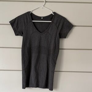 Lululemon V-Neck Swiftly tech Gray Top